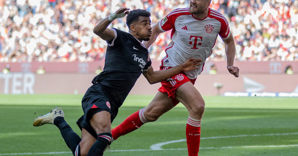  Ansgar Knauff im Duell mit Eric Dier. (Foto: Imago/Eibner)