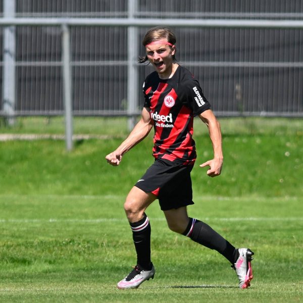  Marko Mladenovic hat zwar eine überragende Saison gespielt, hat sich aber angeblich gegen eine Vertragsverlängerung entschieden und wird die Eintracht wahrscheinlich verlassen. (Foto: IMAGO / Zink)