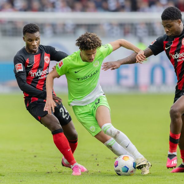  Auch in dieser Saison biss sich Frankfurt die Zähner an den Wölfen aus. In beiden Duellen gab es nur einen Punkt (Bild: IMAGO / Kessler-Sportfotogradie)