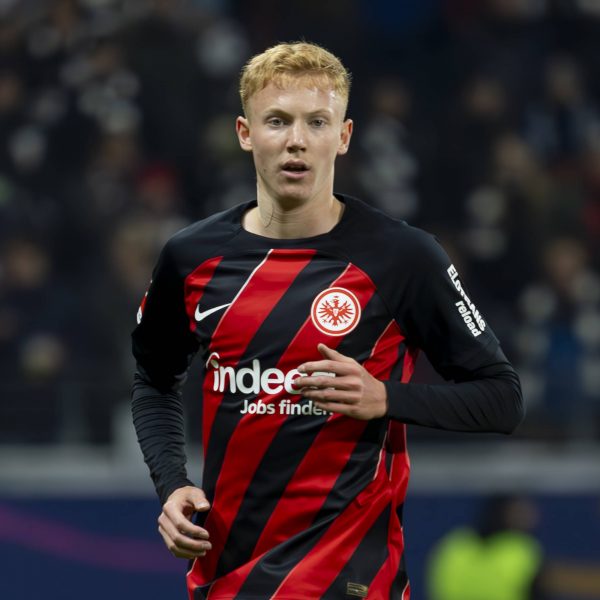  Sieht seine Zukunft in Frankfurt: Hugo Larsson (Foto: IMAGO / Beautiful Sports)