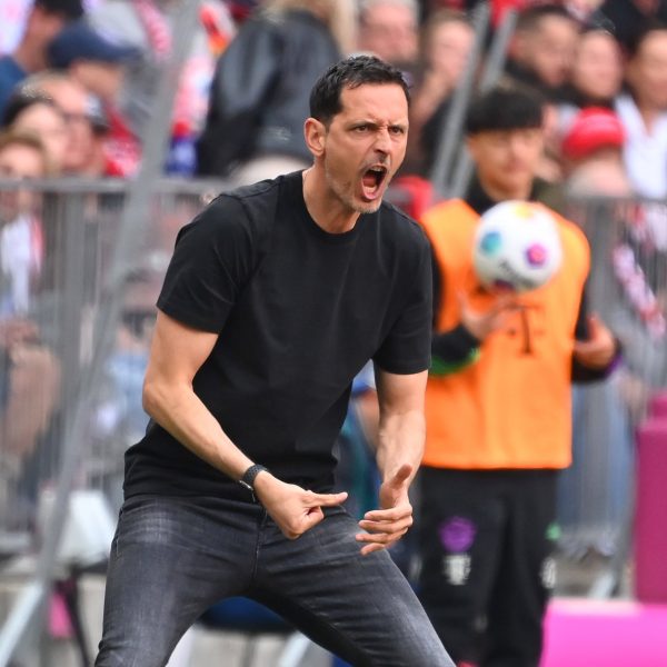  Dino Toppmöller will mit der SGE den deutschen Meister besiegen (Foto: IMAGO / Sven Simon)