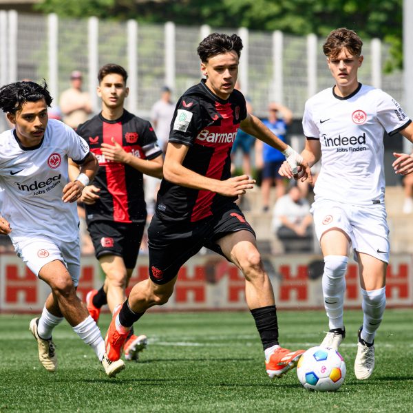  Die U17 der SGE unterlag Bayer Leverkusen im Elfmeterschießen. (Foto: IMAGO / Vitalii Kliuiev)