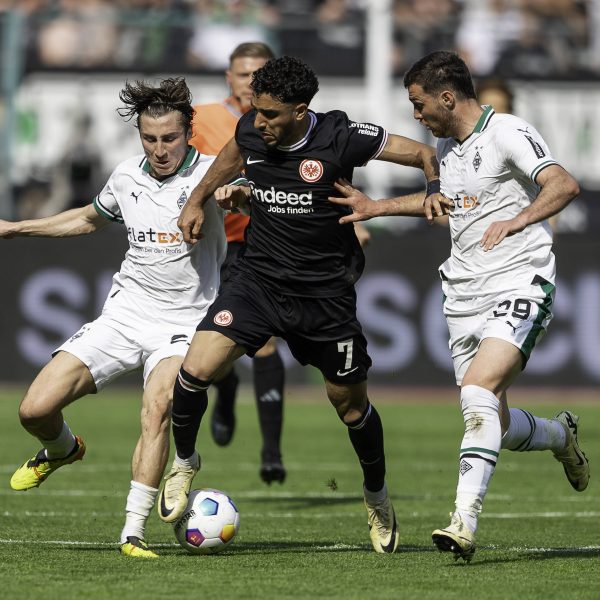  Die Eintracht erkämpft sich einen Punkt in Gladbach. (Foto: IMAGO / Kirchner-Media)