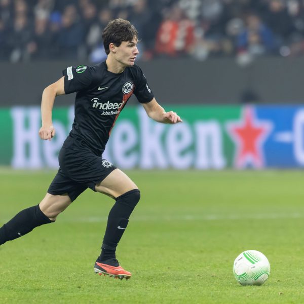  Aaronson wird in der Eredivisie weiter Erfahrung sammeln, bevor er zur Eintracht zurückkehrt. (Bild: IMAGO / Kessler-Sportfotografie)