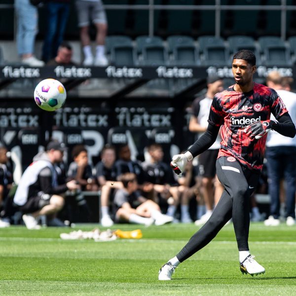  Kaua Santos kam bislang bei der SGE noch nicht zum Einsatz. Ändert sich das bald? (Foto: IMAGO / Beautiful Sports)