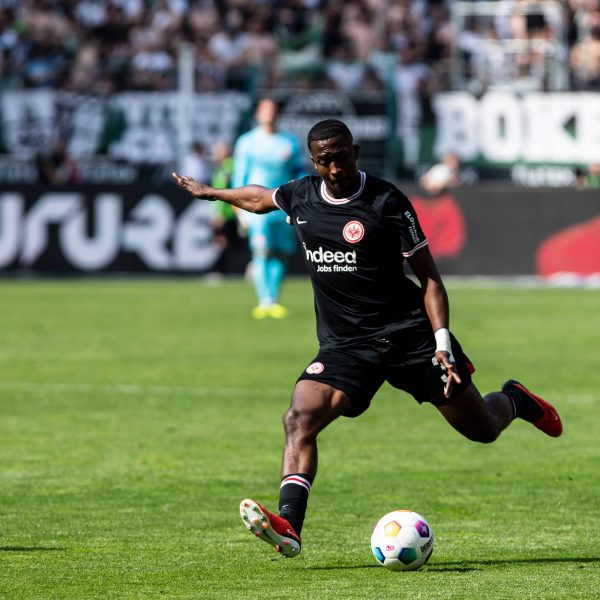  Der Marktwert von Willian Pacho wir auf 35 Millionen Euro geschätzt. Tendenz steigend... (Foto: IMAGO / Beautiful Sports)