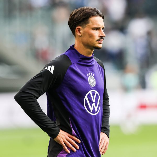  Robin Koch bekam im Testspiel gegen Griechenland keine Einsatzzeit. (Foto: IMAGO / Nico Herbert)