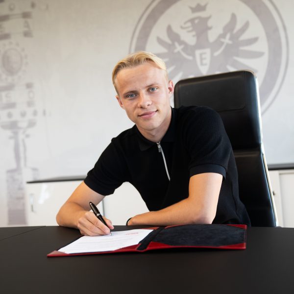  Neu im Adlerdress: Oscar Hojlund. (Foto: Eintracht Frankfurt)