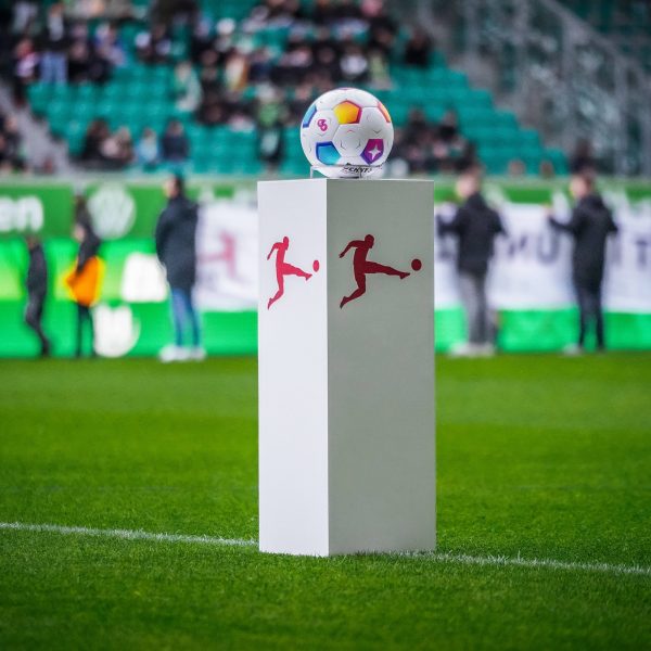  Am 1. Spieltag muss Eintracht Frankfurt auswärts direkt bei Borussia Dortmund antreten. (Bild: IMAGO / Steinsiek.ch)