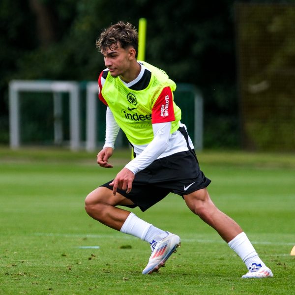  Can Uzun trägt bei der SGE die Nummer 20. Die Frage ist: Wie lange noch? (Foto: IMAGO / Eibner)