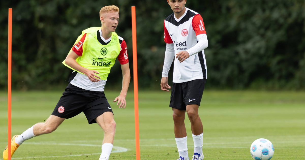  Zwei hochveranlagte Jungspunde: Hugo Larsson (links) und Can Uzun. (Foto: imago/Kessler Sportfotografie)
