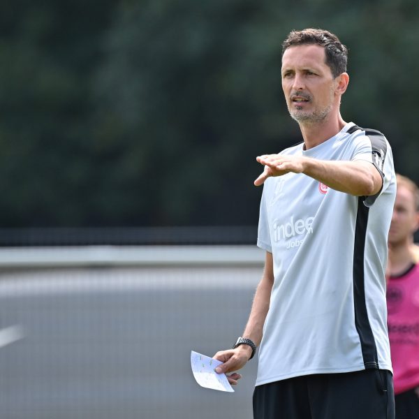  Dino Toppmöller will im Gegensatz zur letzten Saison eine Schippe drauflegen. (Foto: IMAGO / Jan Huebner)