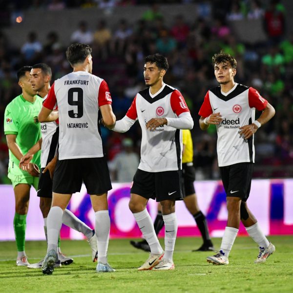  Die Eintracht gewinnt auch das zweite Spiel im Trainingslager. Besonders Igor Matanović (li.) überzeugte. (Foto: IMAGO / Agencia-MexSport)
