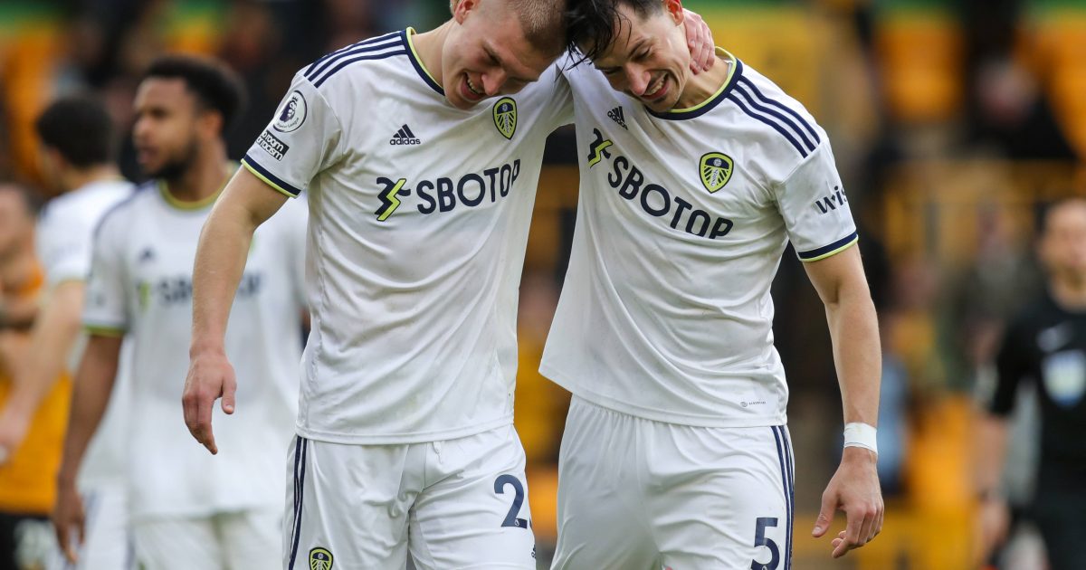  Nach ihrer Zeit in England nun bei der SGE vereint: Robin Koch (rechts) und Rasmus Kristensen (links) (Foto: IMAGO / News Images)