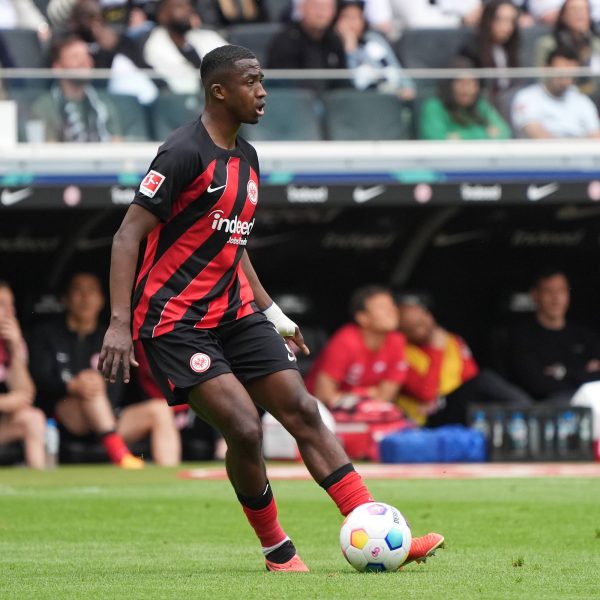  Willian Pacho spielte eine Saison für die SGE. (Foto: IMAGO / Schüler)