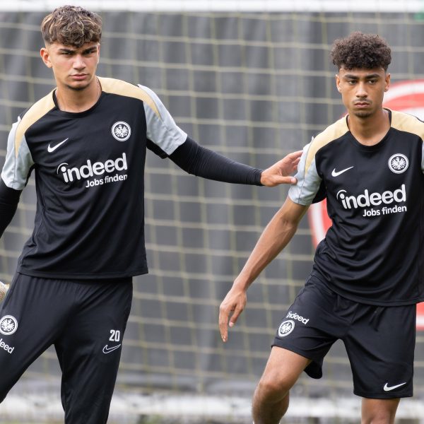  Can Uzun und Nathaniel Brown kennen sich bestens aus gemeinsamen Zeiten beim 1. FC Nürnberg. (Foto: IMAGO / Kessler-Sportfotografie)
