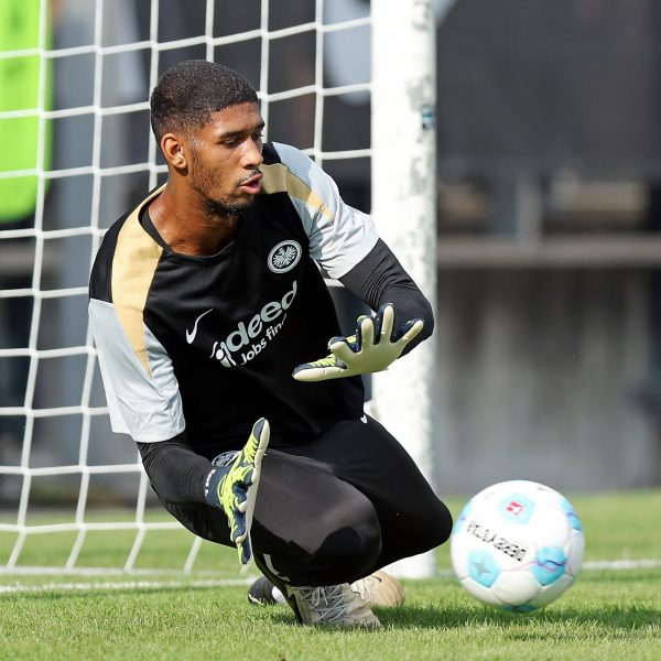  Kaua Santos soll in Frankfurt zum Bundesliga-Keeper reifen. (Foto: IMAGO / Jan Huebner)
