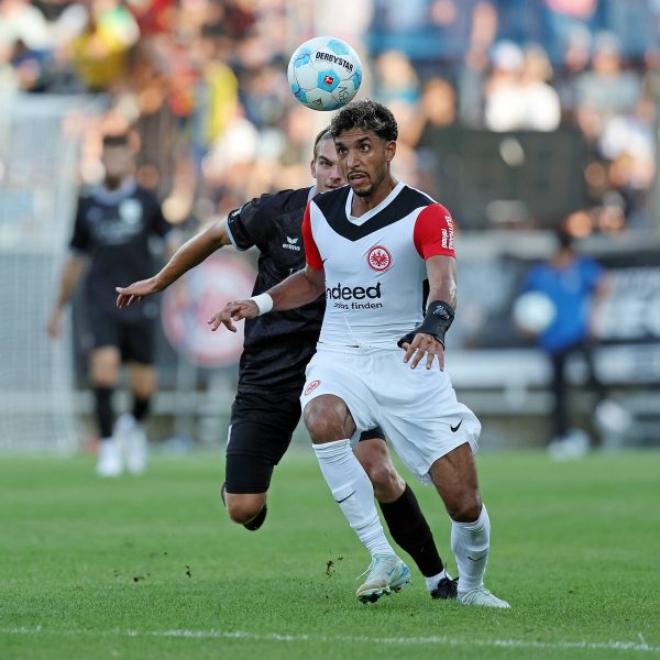  Omar Marmoush kam in der Saison 2023/24 auf 23 Scorerpunkte in 41 Pflichtspielen für die SGE. (Foto: IMAGO / Jan Huebner)