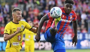 Rafiu Durosinmi (rechts) fehlt gegen die Eintracht.