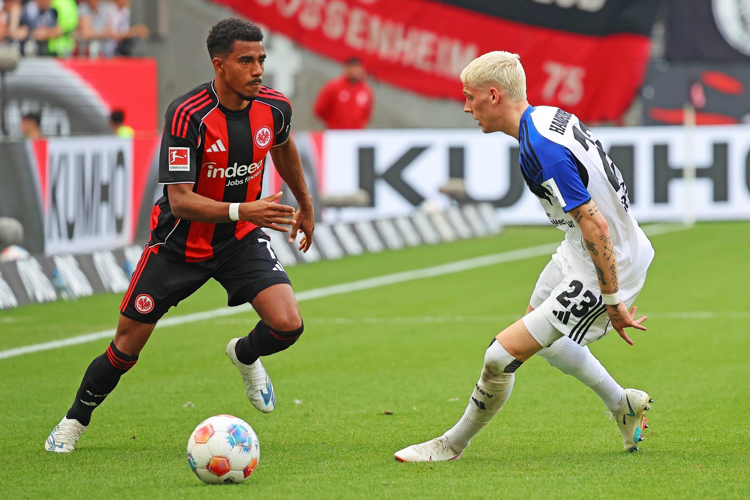 Eintracht Frankfurt gegen HSV: Torlose erste Hälfte im richtungsweisenden Duell
