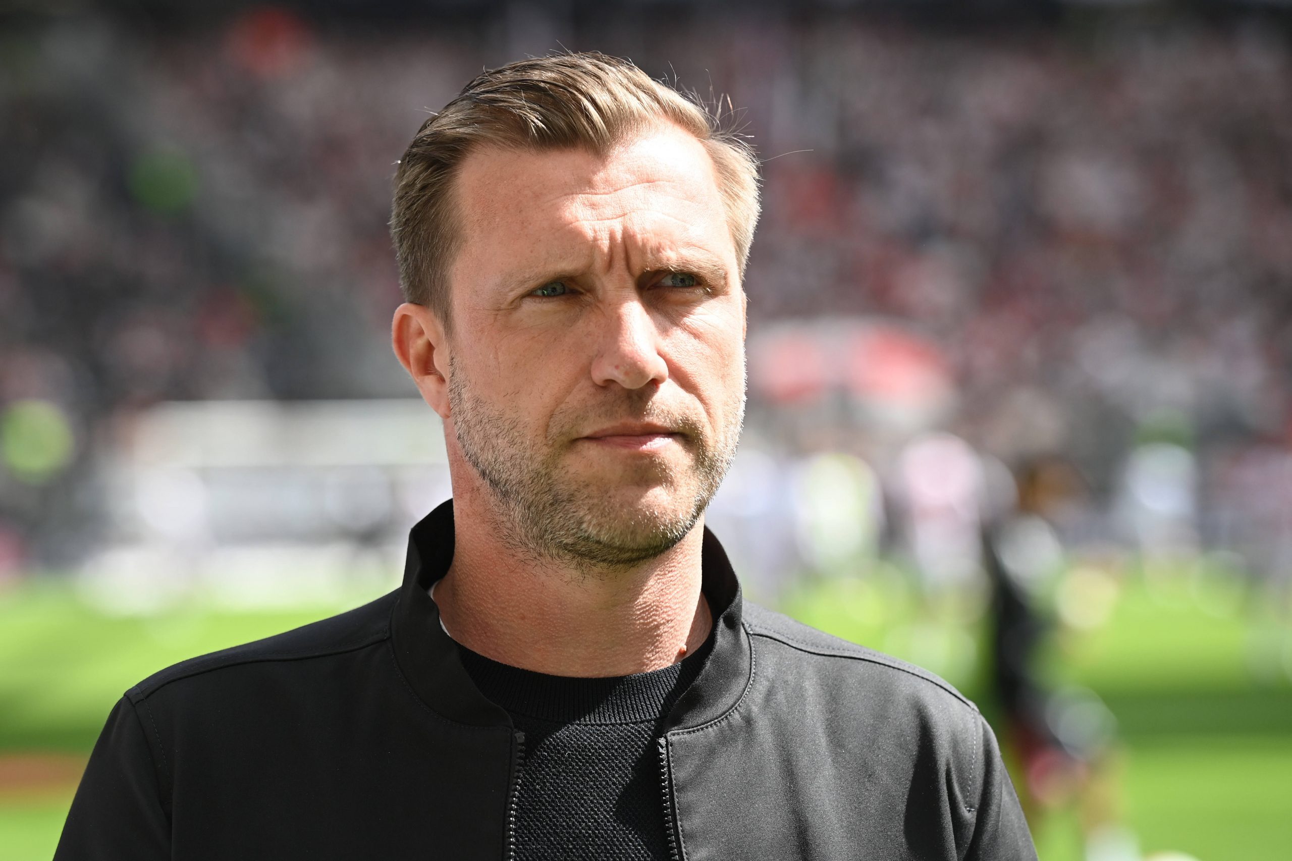 Krösche will künftig mehr Nachwuchsspieler in den SGE-Profikader ...