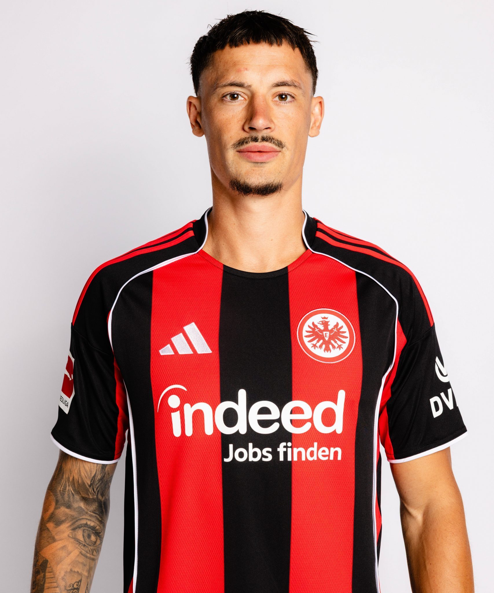 Robin Koch -  Eintracht Frankfurt, Porträttermin 2025 2026, GER Eintracht Frankfurt, Porträttermin 2025 2026, GER ***