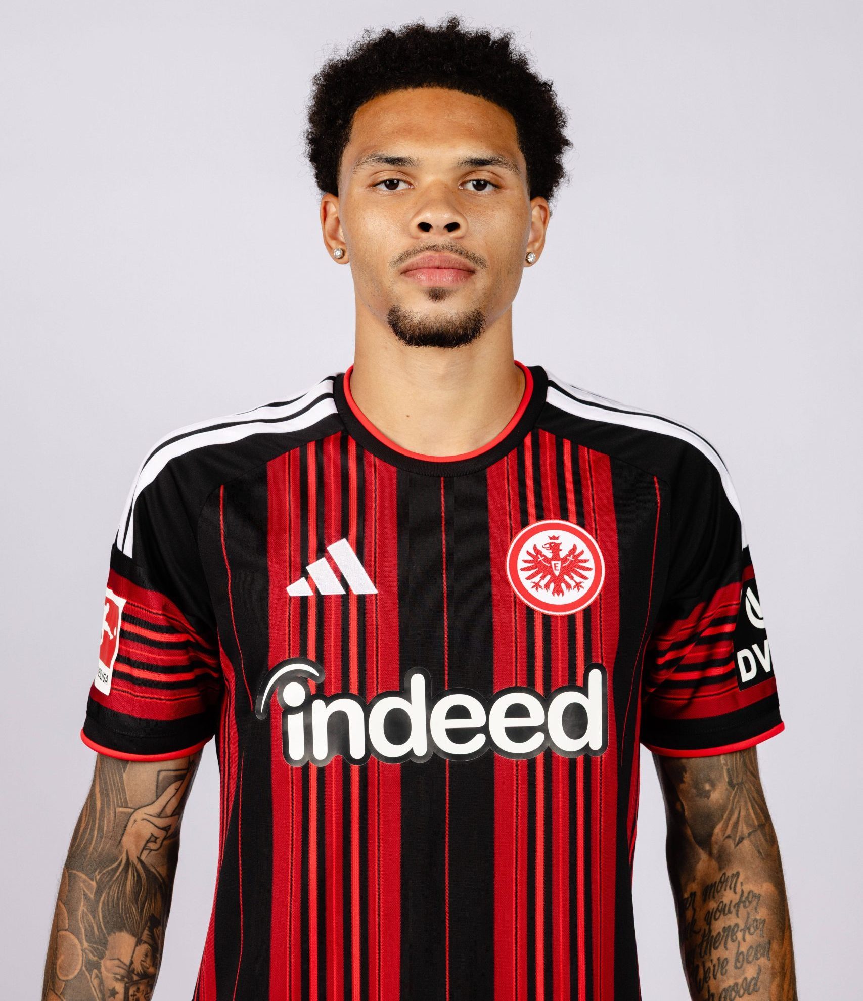 Nnamdi Collins Eintracht Frankfurt - Eintracht Frankfurt Porträttermin 2026 2027 Eintracht Frankfurt Porträttermin 2026 2027 SGE *** Nnamdi Collins Eintracht Frankfurt Eintracht Frankfurt Photo Shoot 2026 2027 Eintracht Frankfurt Photo Shoot 2026 2027 SGE