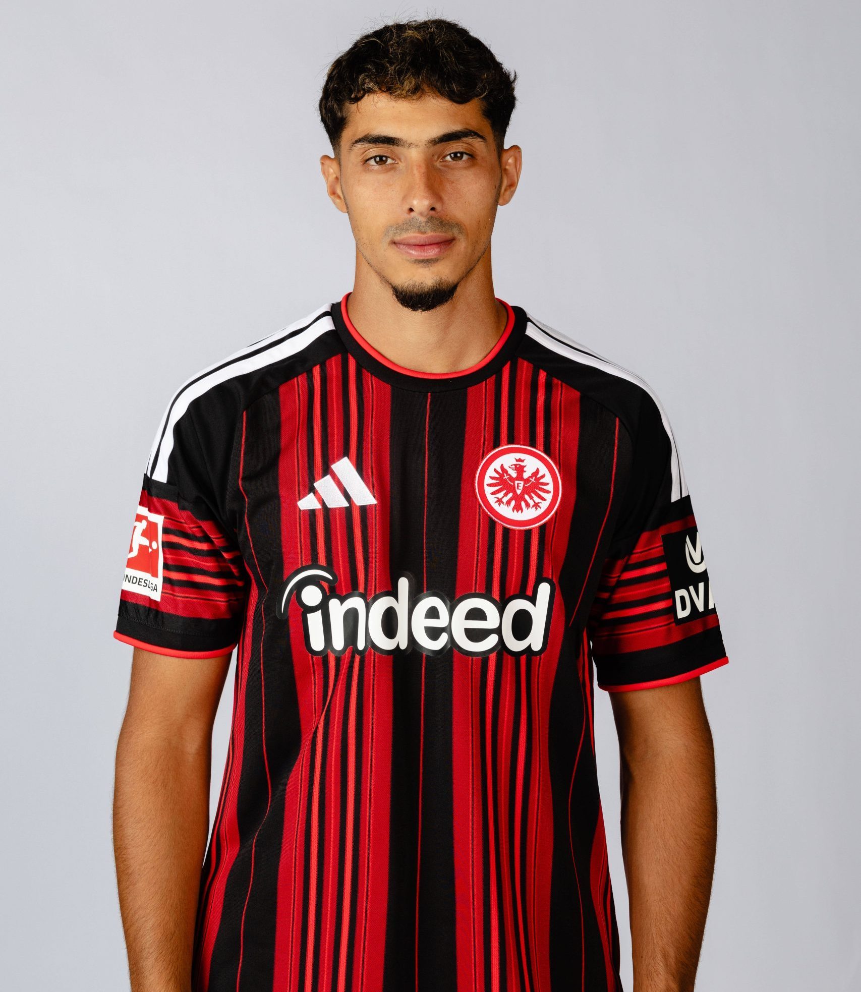 Fares Chaibi Eintracht Frankfurt - Eintracht Frankfurt Porträttermin 2026 2027 Eintracht Frankfurt Porträttermin 2026 2027 SGE *** Fares Chaibi Eintracht Frankfurt Eintracht Frankfurt Photo Shoot 2026 2027 Eintracht Frankfurt Photo Shoot 2026 2027 SGE