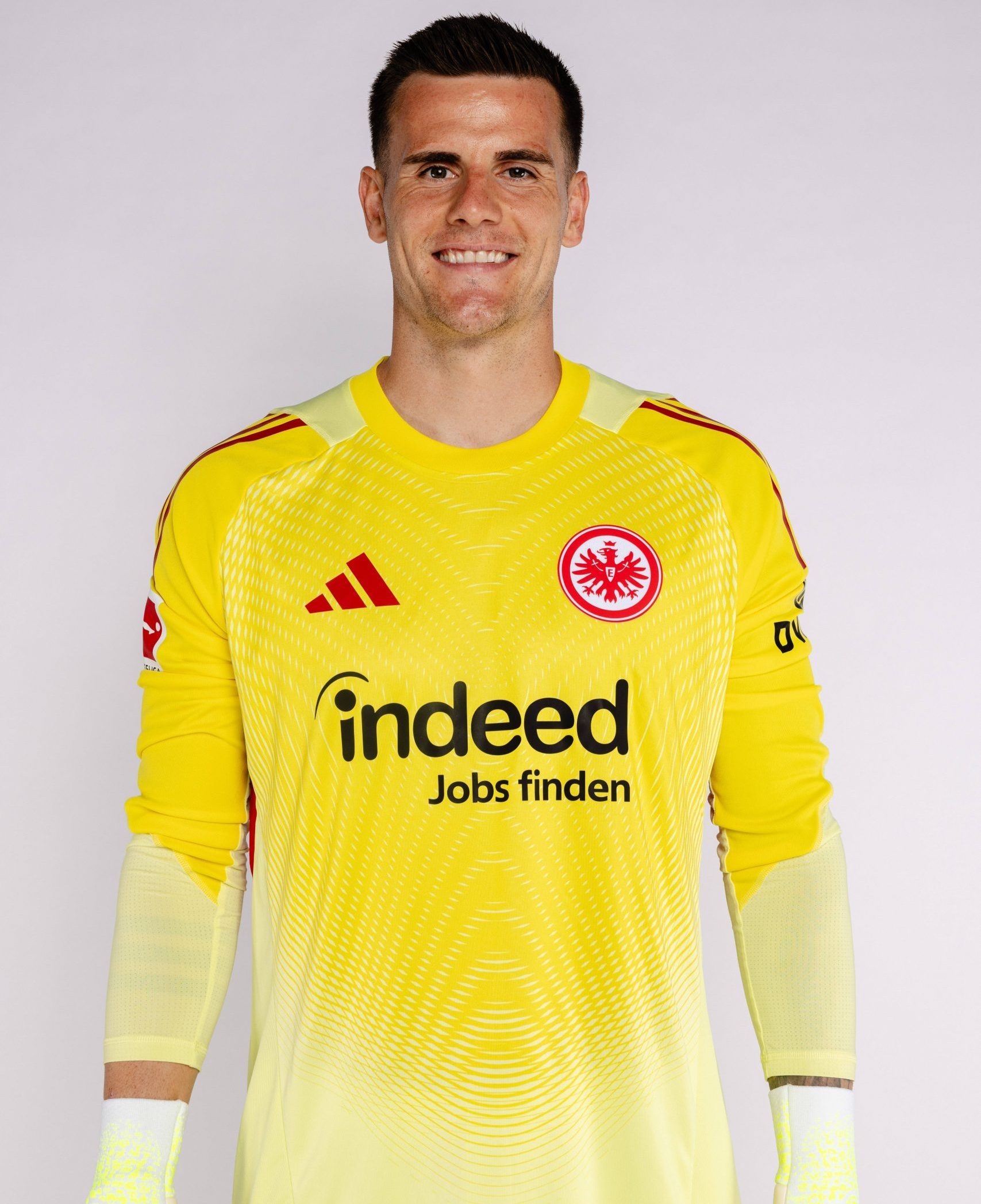 Michael Zetterer - Eintracht Frankfurt Porträttermin 2025 2026 1. BL Bundesliga Fußball Porträttermin, Headshot, Porträt, Vorstellung, Präsentation, Pressetermin 2025 2026 Studio Shootion Studioshooting *** Michael Zetterer Eintracht Frankfurt portrait appointment 2025 2026 1 BL Bundesliga soccer portrait appointment, headshot, portrait, introduction, presentation, press appointment 2025 2026 Studio Shootion Studioshooting