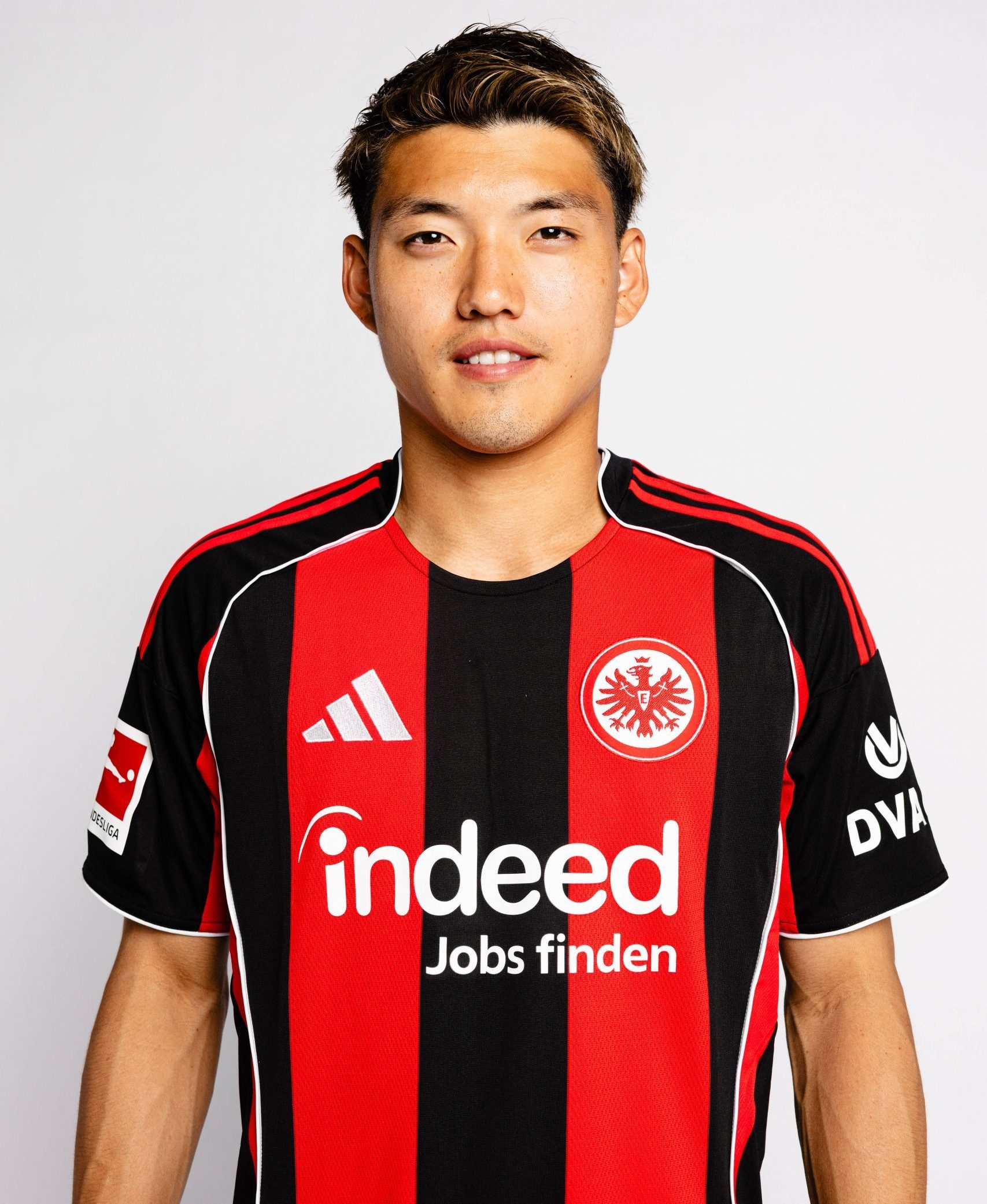 Ritsu Doan - Eintracht Frankfurt Porträttermin 2025 2026 1. BL Bundesliga Fußball Porträttermin, Headshot, Porträt, Vorstellung, Präsentation, Pressetermin 2025 2026 Studio Shootion Studioshooting *** Ritsu Doan Eintracht Frankfurt portrait appointment 2025 2026 1 BL Bundesliga soccer portrait appointment, headshot, portrait, introduction, presentation, press appointment 2025 2026 Studio Shootion studio shooting