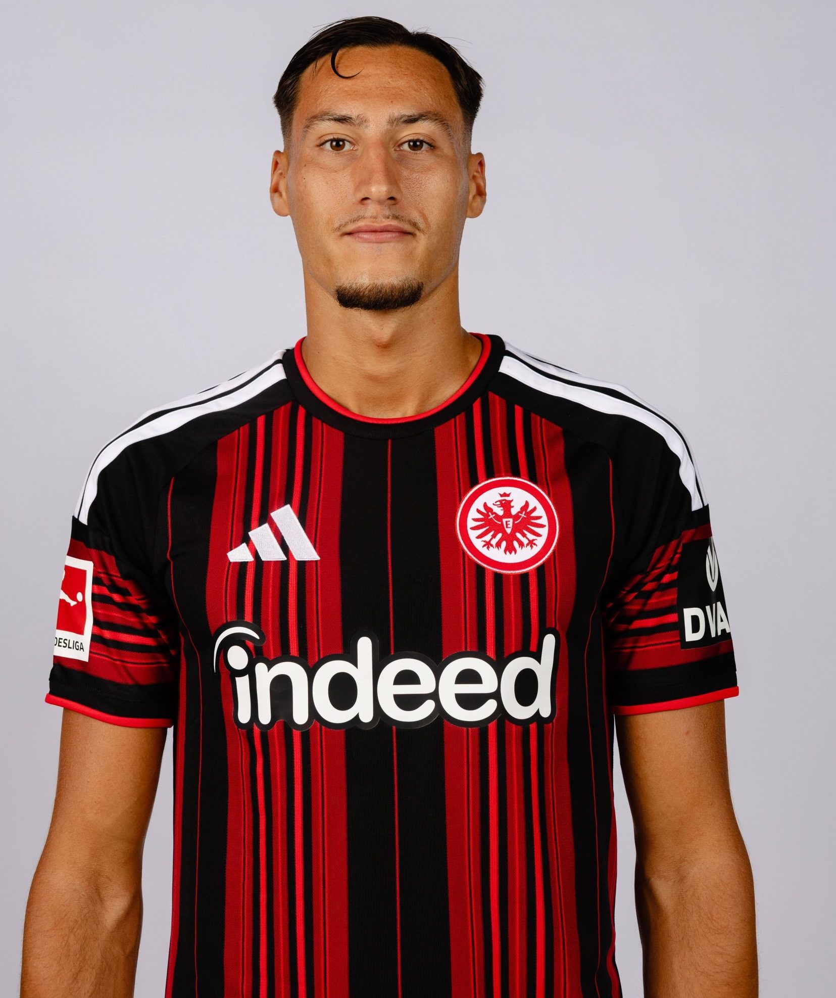 Younes Ebnoutalib Eintracht Frankfurt - Eintracht Frankfurt Porträttermin 2026 2027 Eintracht Frankfurt Porträttermin 2026 2027 SGE *** Younes Ebnoutalib Eintracht Frankfurt Eintracht Frankfurt Photo Shoot 2026 2027 Eintracht Frankfurt Photo Shoot 2026 2027 SGE