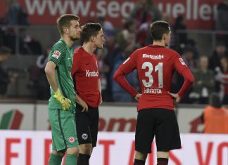 Die Eintracht steht auch nach dem Spiel gegen den 1.FC Köln wieder mit leeren Händen da und verzweifelt an sich selbst. (Bild: imago/Horstmüller)